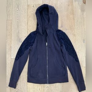 Lululemon Scuba hoodie. Navy blue with velvet sleeve detail. Size 6
